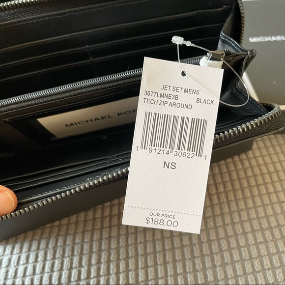 Michael Kors Jet Set Mens Tech Zip Around Wallet - Picture 6 of 7